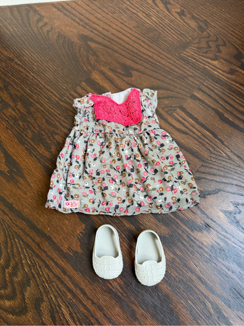 Our Generation dress and shoes for 18” dolls